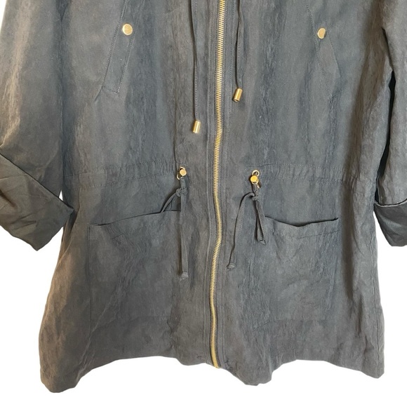 Sky Plus Women’s 2X Jacket Black Full Zip Hooded Roll Tab Sleeves Gold Detailing - Picture 3 of 14